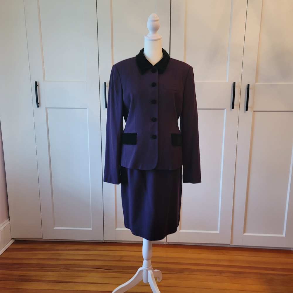 Purple Blazer with Tailored Fit and Notched Collar